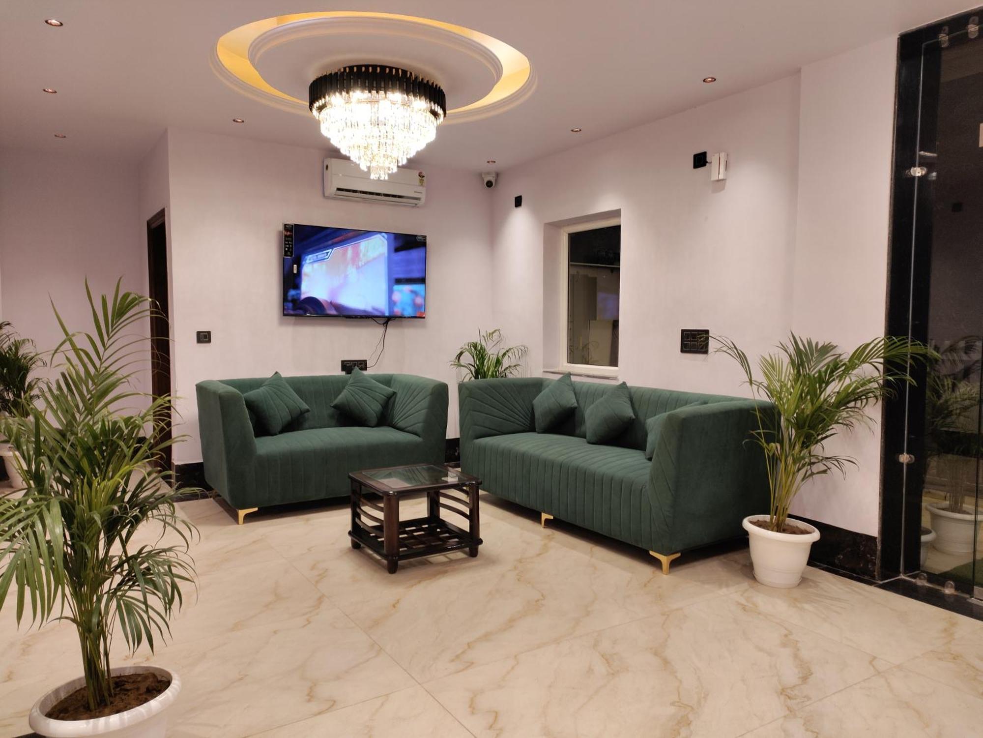 Emerald Suites Greater Noida Dış mekan fotoğraf