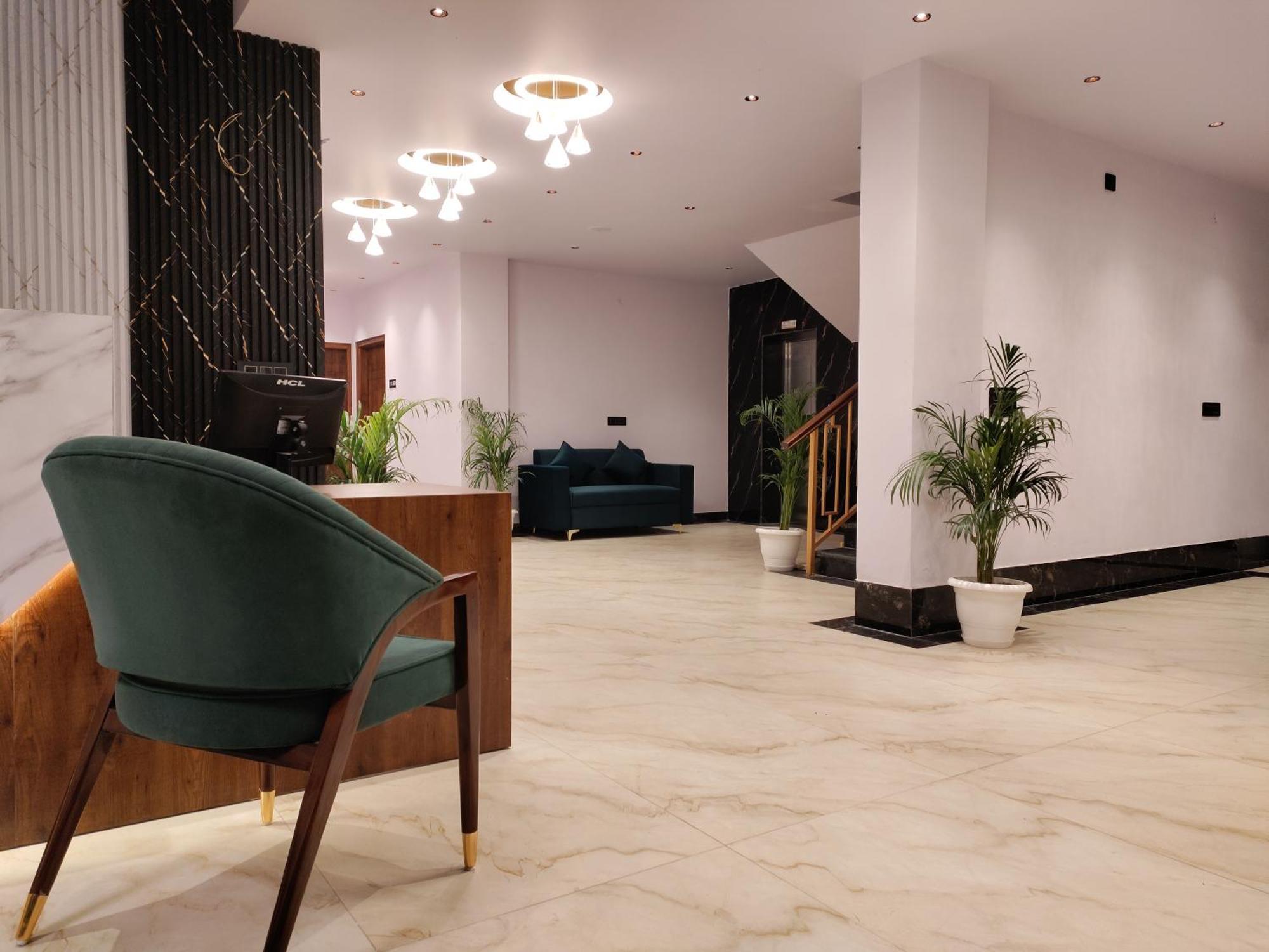 Emerald Suites Greater Noida Dış mekan fotoğraf
