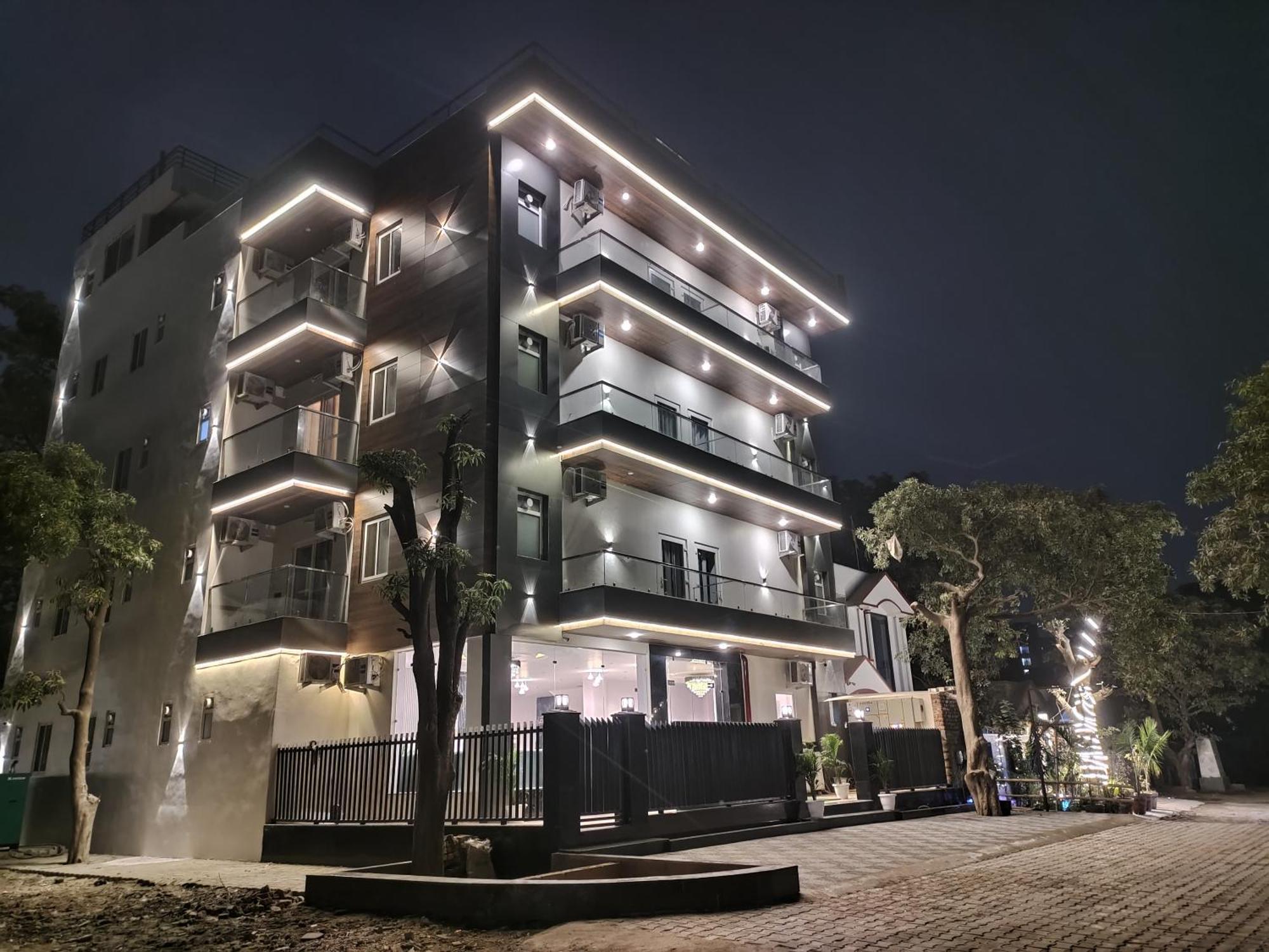 Emerald Suites Greater Noida Dış mekan fotoğraf