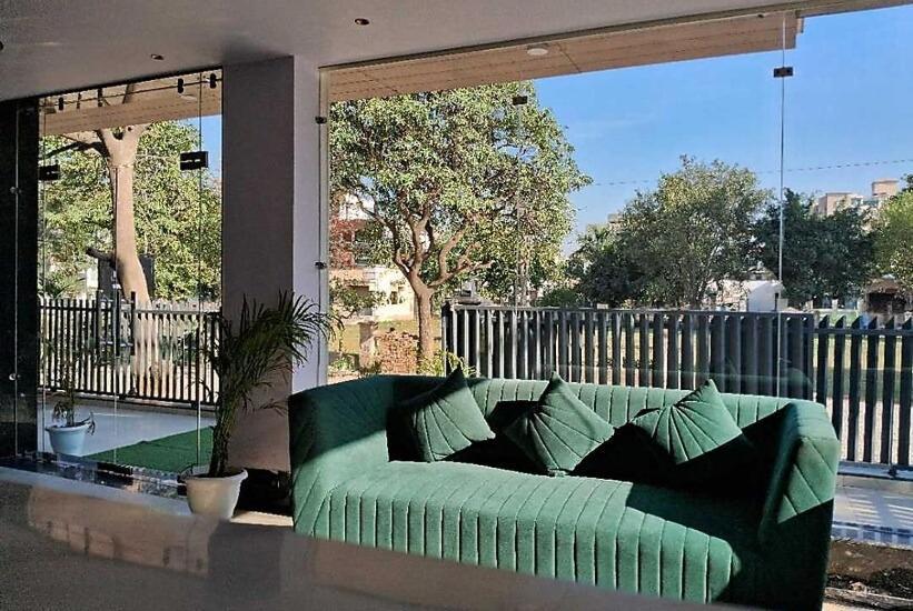 Emerald Suites Greater Noida Dış mekan fotoğraf