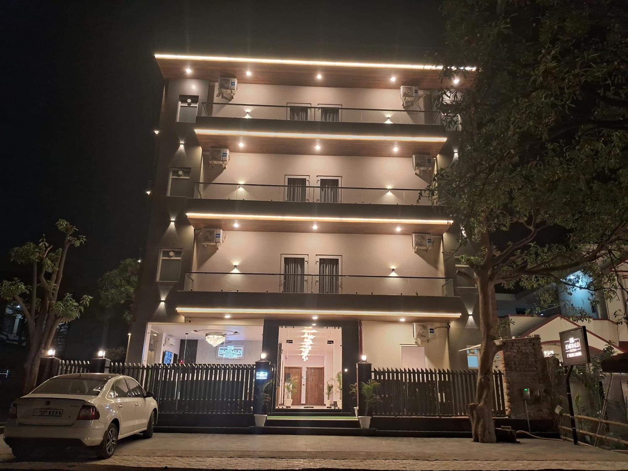 Emerald Suites Greater Noida Dış mekan fotoğraf