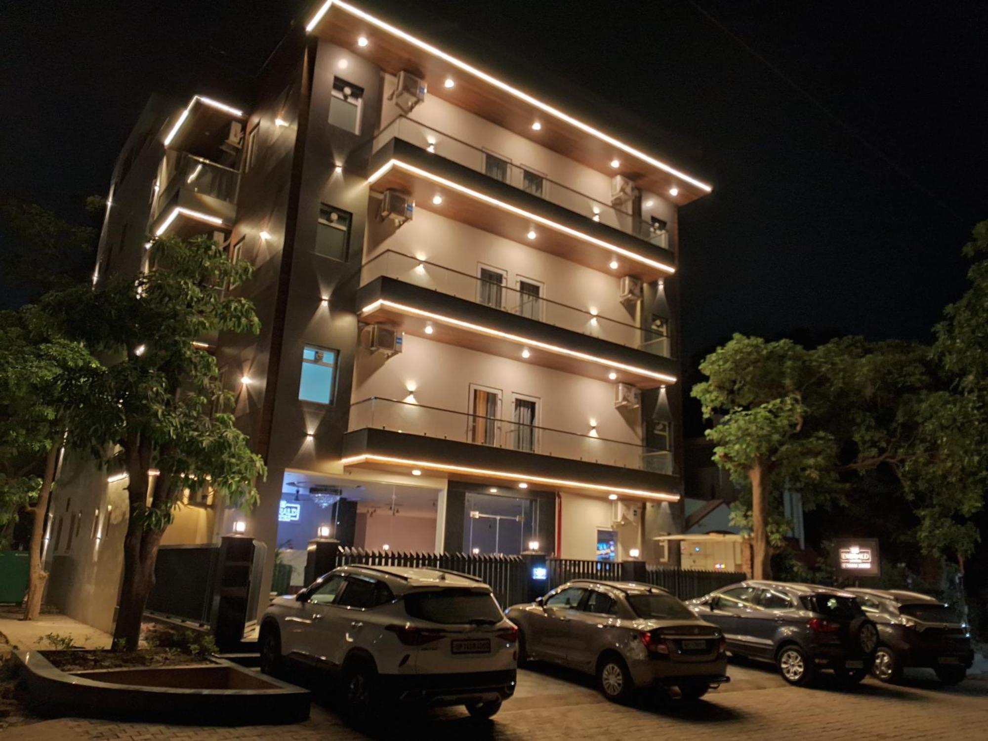 Emerald Suites Greater Noida Dış mekan fotoğraf