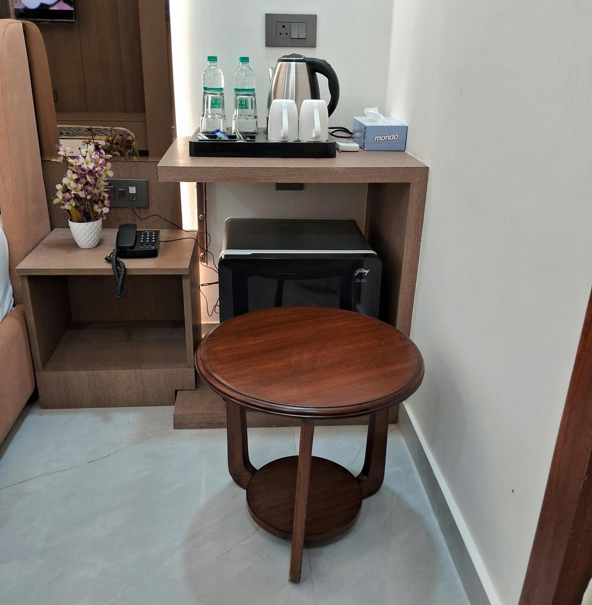 Emerald Suites Greater Noida Dış mekan fotoğraf